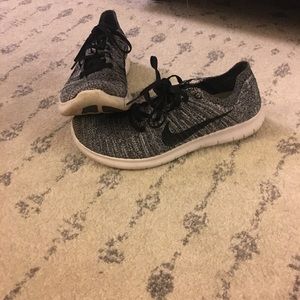 Women’s fly knit Nike